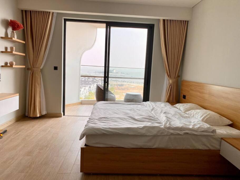 Luxury Condo With Gorgeous View To Ha Long Bay Екстериор снимка